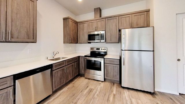 2540 S  42nd St #303, Tacoma, WA 98409
