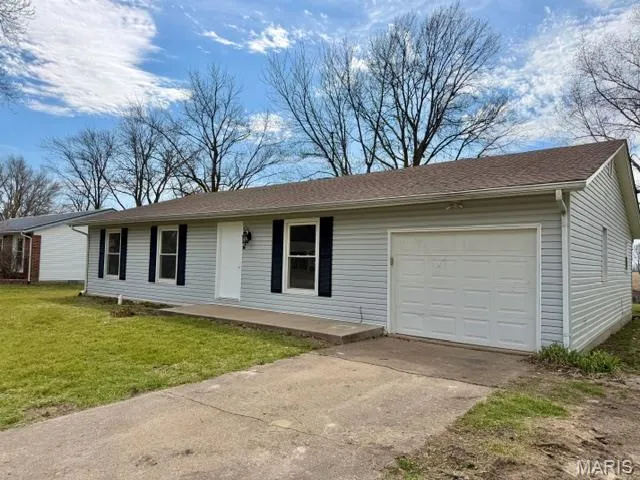 1063 Ravenwood Dr, Montgomery City, MO 63361