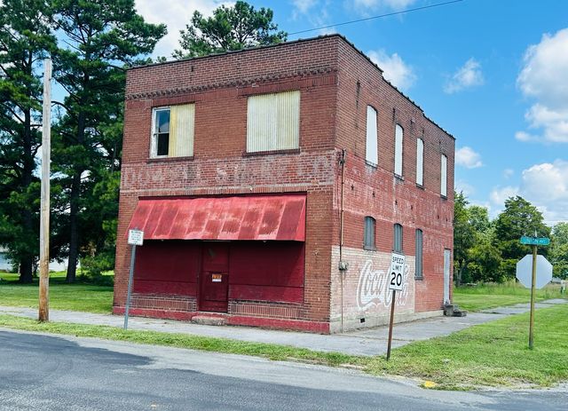 301 Union Ave, Dowell, IL 62927