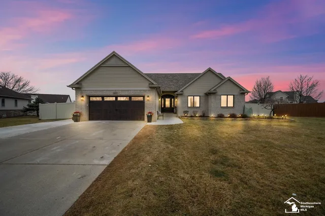 4325 Partridge Ln, Newport, MI 48166