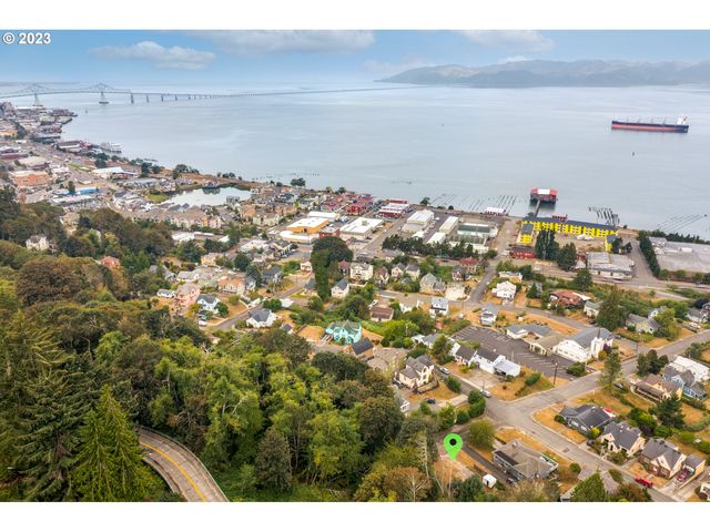 836 33rd St, Astoria, OR 97103