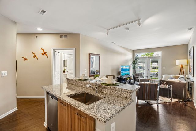 3300 Five Points Dr #3200-109, Auburn Hills, MI 48326