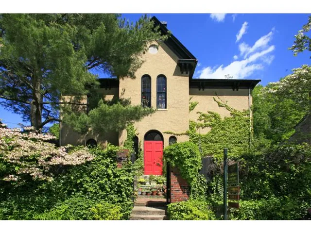 80 S  Main St, Lambertville, NJ 08559