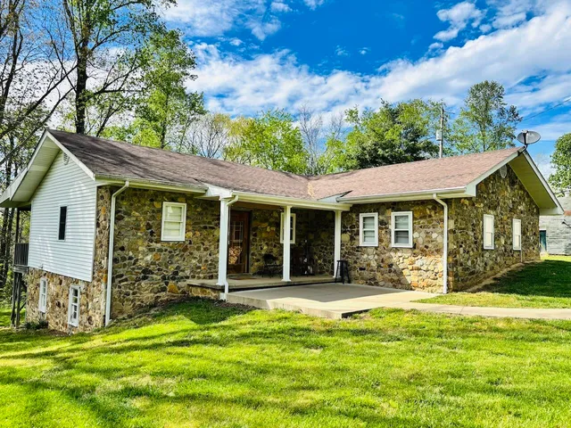 1265 Thornton Rd, Russell Springs, KY 42642