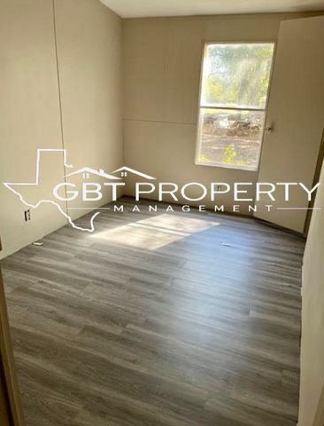 229 N  2nd St, Walnut Springs, TX 76690