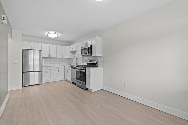 8660 Walton Blvd #8639-R, Canton, MI 48187