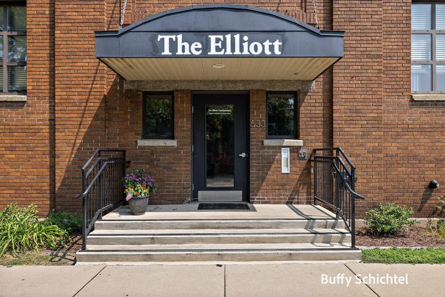 633 Elliott Ave #10, Grand Haven, MI 49417