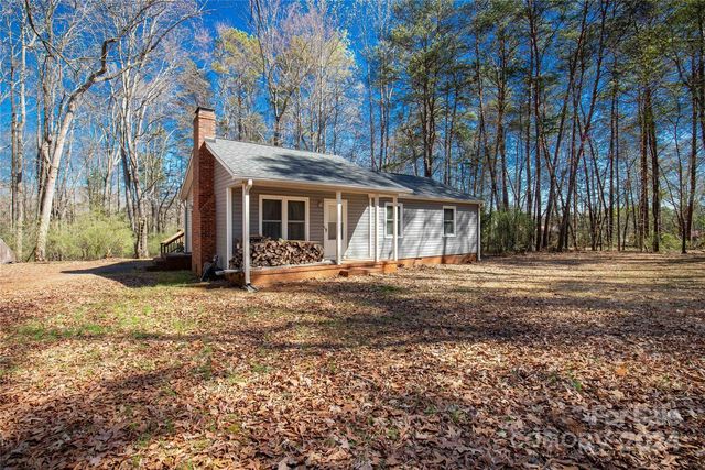 13112 Woody Point Rd, Charlotte, NC 28278