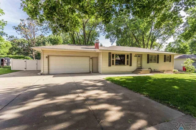 5104 W  38th St, Sioux Falls, SD 57106