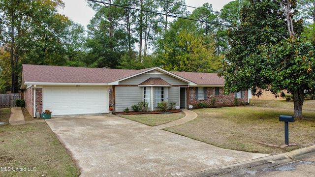206 Kitchings Dr, Clinton, MS 39056