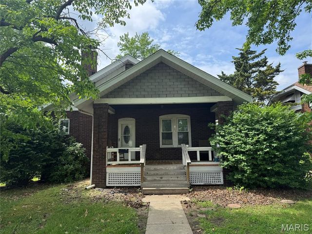 1009 E  B St, Belleville, IL 62220