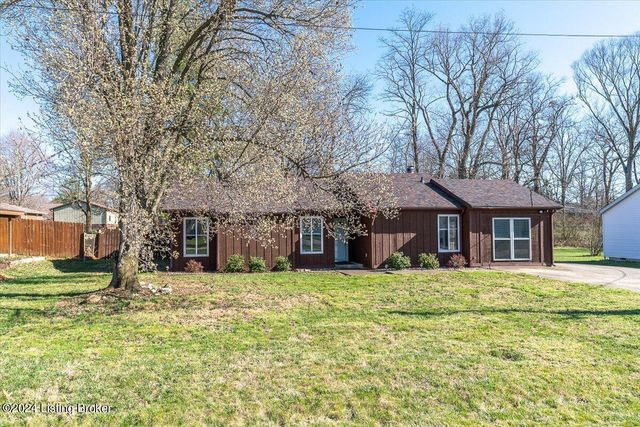 8527 Confederate Place Dr, Pewee Valley, KY 40056