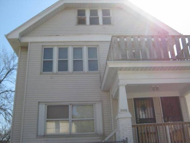 2468 N  12th St, Milwaukee, WI 53206