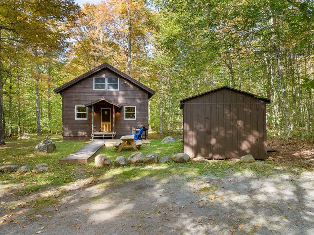 69 Uncas Rd, Inlet, NY 13360