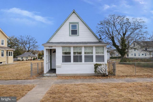 530 Magnolia St, Beverly, NJ 08010