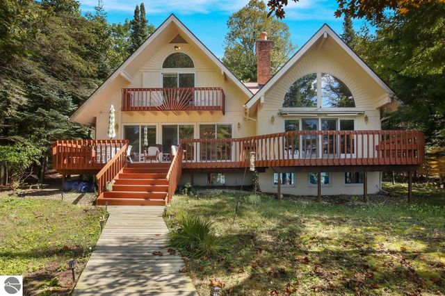 2646 S  East Torch Lake Dr, Bellaire, MI 49615