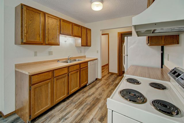 1508 Bison Dr #216, Williston, ND 58801