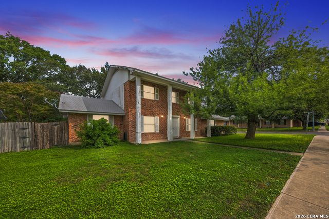 5827 GRASS HILL DR, Leon Valley, TX 78238