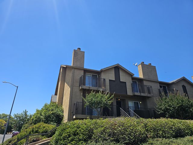 1186 Pear Tree Ln, Napa, CA 94558