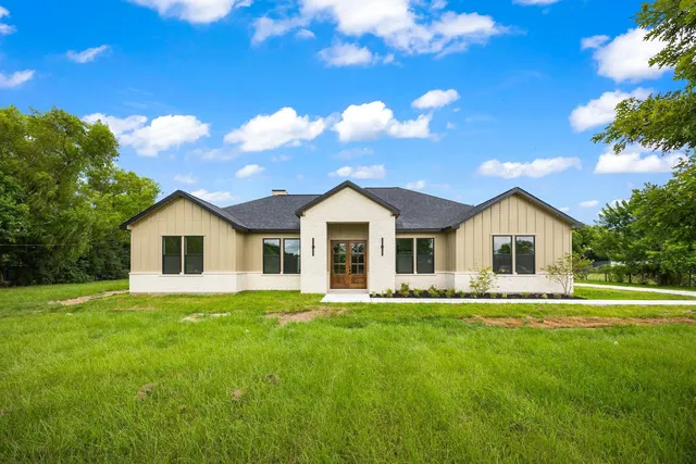 243 County Road 487, Dayton, TX 77535