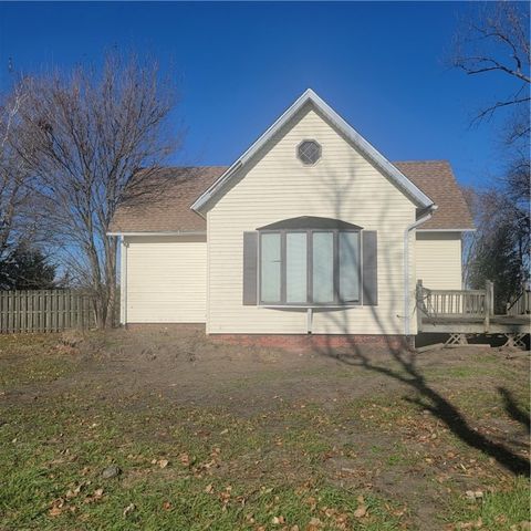 36 County Road 100 N, Ivesdale, IL 61851