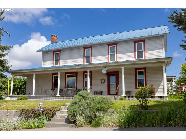715 Armsworth St, Wasco, OR 97065