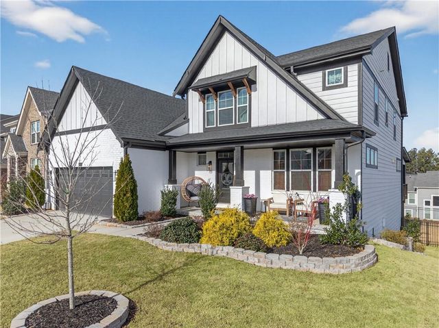 1101 Michigan Cir, Hoschton, GA 30548