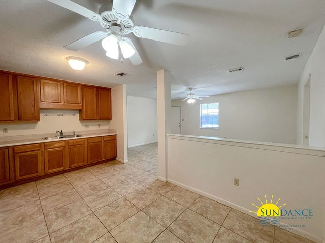816 Lark St #8, Fort Walton Beach, FL 32547