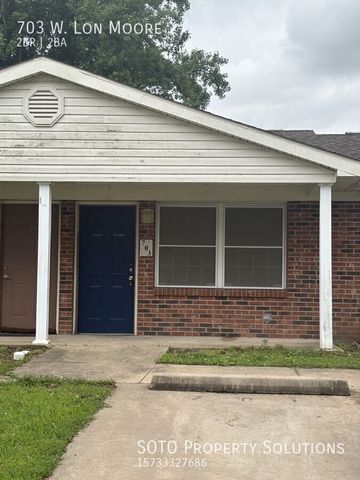 703 W  Lon Moore St, Charleston, MO 63834
