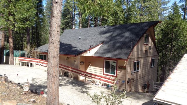 5209 Fawn Dr, Pollock Pines, CA 95726