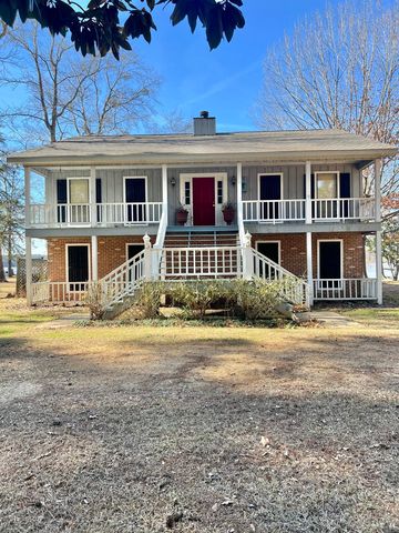 119 Lakeview Ln, Pickensville, AL 35447