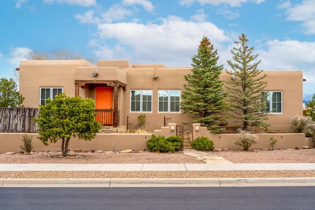 76 Avenida Frijoles, Santa Fe, NM 87507