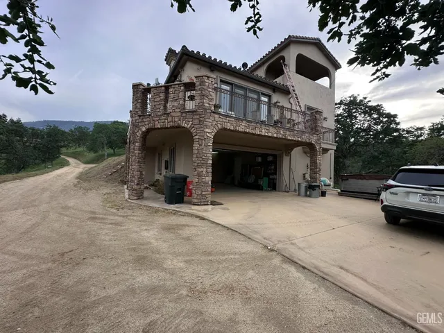 27455 Pinto Ct, Keene, CA 93531