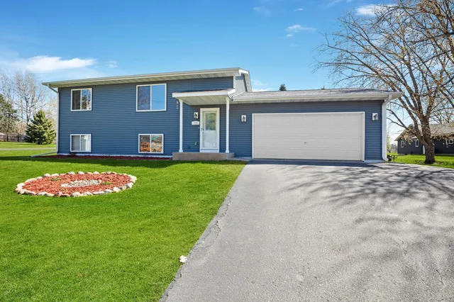 710 S  Piety St, Ellsworth, WI 54011
