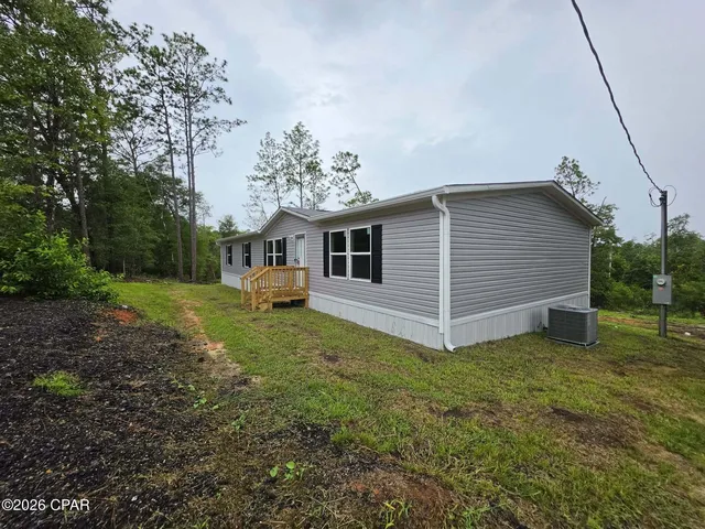 1065 Highlands Cir, Alford, FL 32420