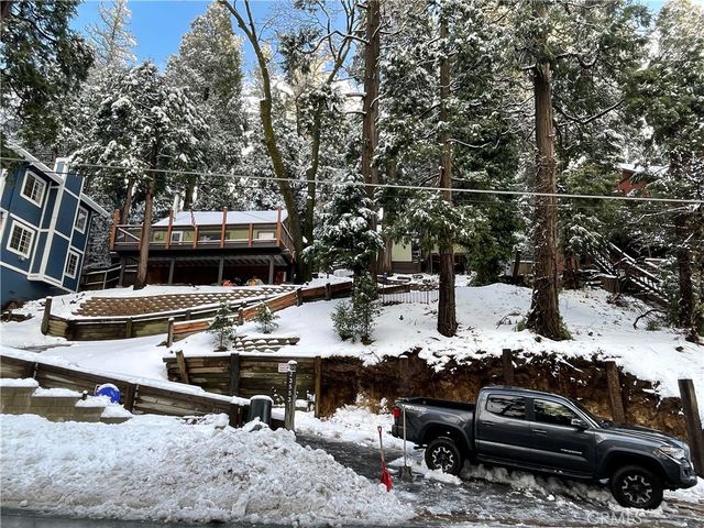 23553 Lake Dr, Crestline, CA 92325