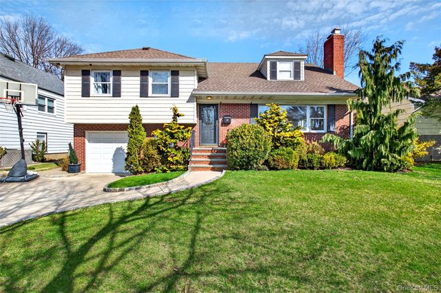125 Meadow Street, Garden City, NY 11530