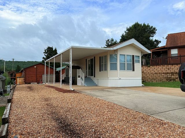 121 Valley Way, Hollister, MO 65672