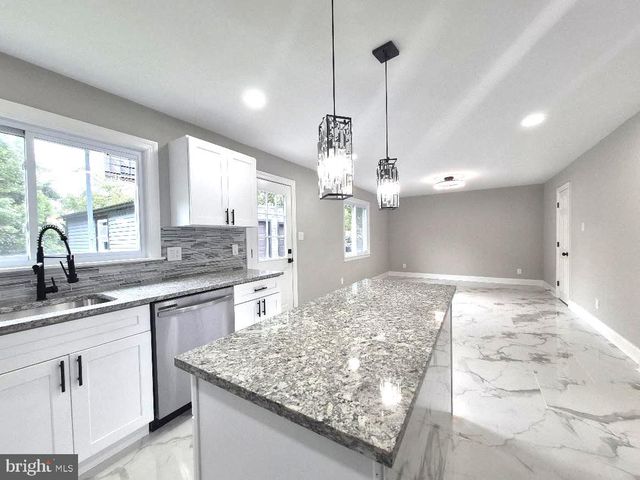 116 W  Park Ave, Lindenwold, NJ 08021