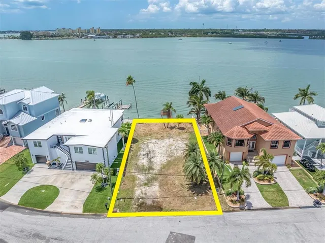 852 Bay Point Dr #52, Saint Petersburg, FL 33708
