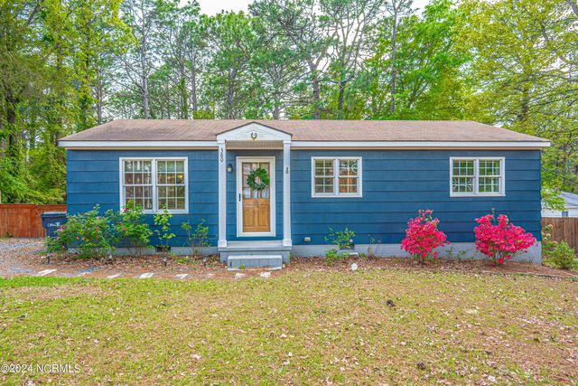 380 W New Jersey Avenue, Southern Pines, NC 28387