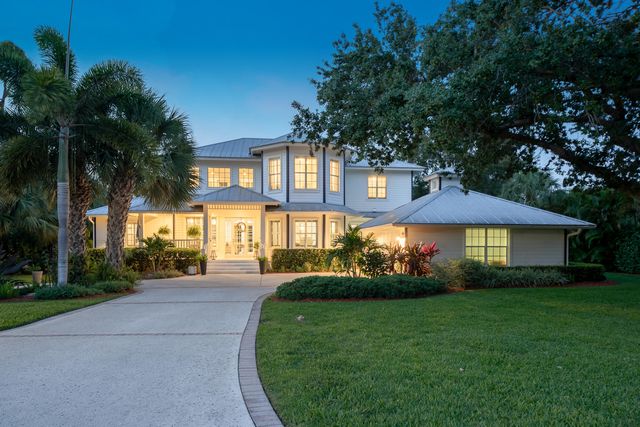 2 Oak Hill Way, Sewalls Point, FL 34996