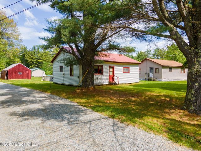 618-622 Bunker Hill Road, Mayfield, NY 12117