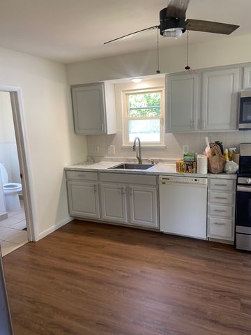 1729 Maple Ave, Croydon, PA 19021