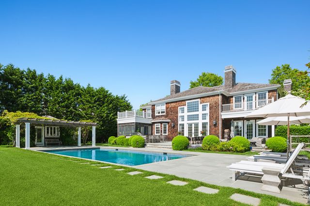 12 Whispering Fields Ct, Water Mill, NY 11976
