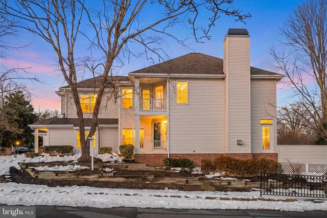 9800 Bolton Village Ct, Fairfax, VA 22032