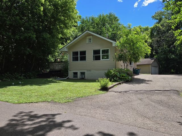 2150 Kenwood Way, Wayzata, MN 55391