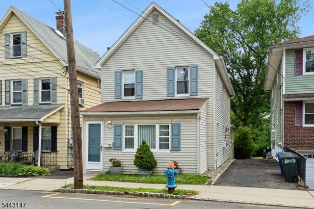 96 Rector St #2, Millburn, NJ 07041