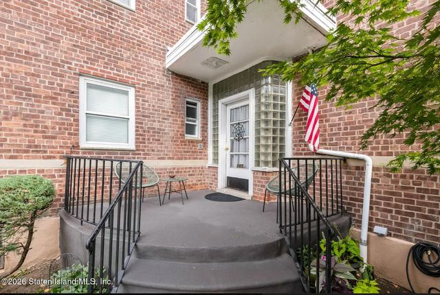 565 Castleton Ave #2B, Staten Island, NY 10301