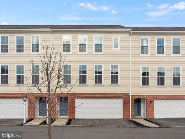 4112 Leroy Dr, Mechanicsburg, PA 17055
